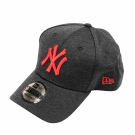 Kapa s ščitnikom New Era 9Forty Shadow Tech MLB New York Yankees Black/Red